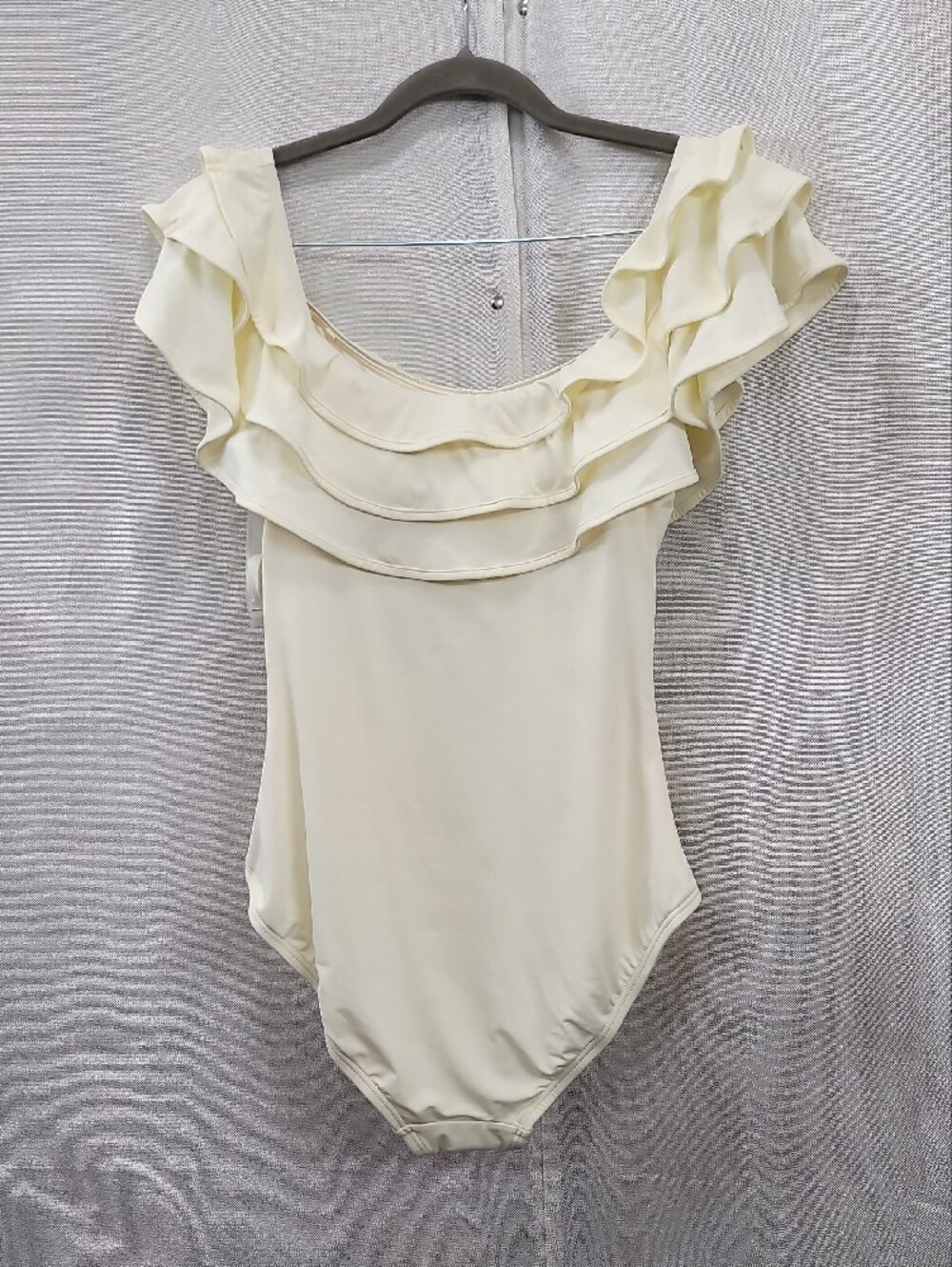 Kate Spade Nwt Ruffle Off-Shoulder One-Piece Swimsuit - Cream Size Large - Picture 6 of 8